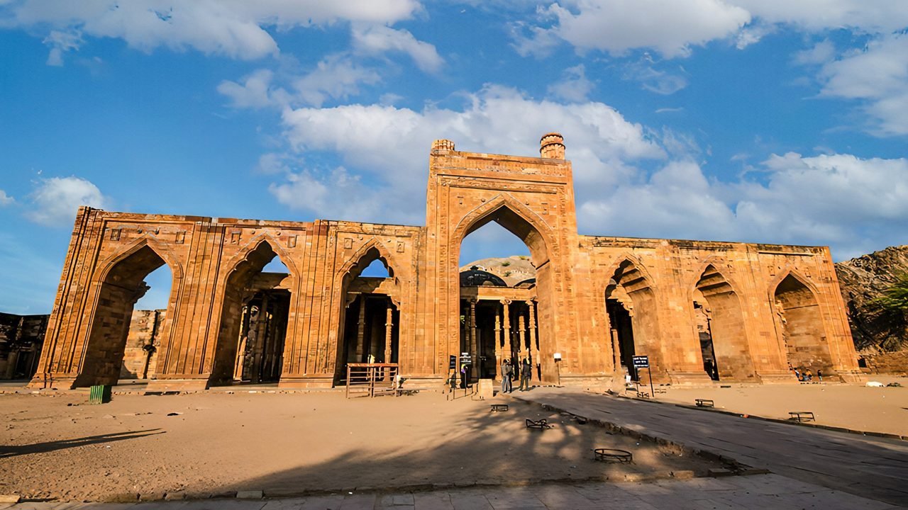 Adhai Din Ka Jhonpra